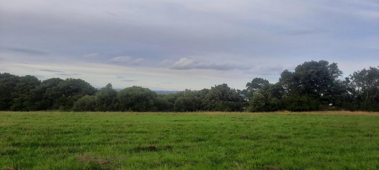 Lanarkshire Apartment- Views- Sleeps 4- Balcony Larkhall  Esterno foto
