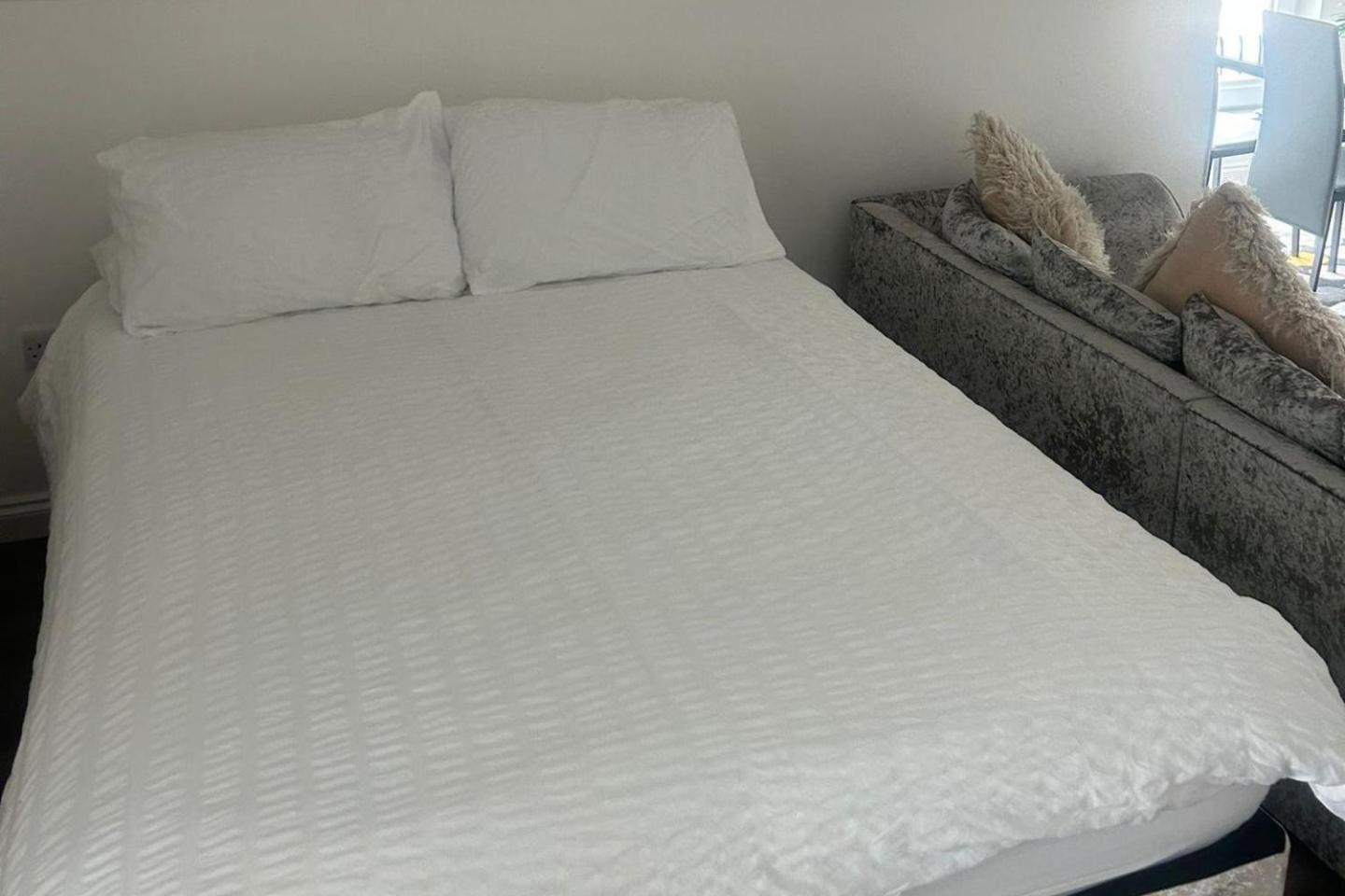Lanarkshire Apartment- Views- Sleeps 4- Balcony Larkhall  Esterno foto